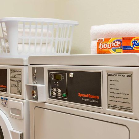 Fairfield Inn & Suites Bismarck North Экстерьер фото
