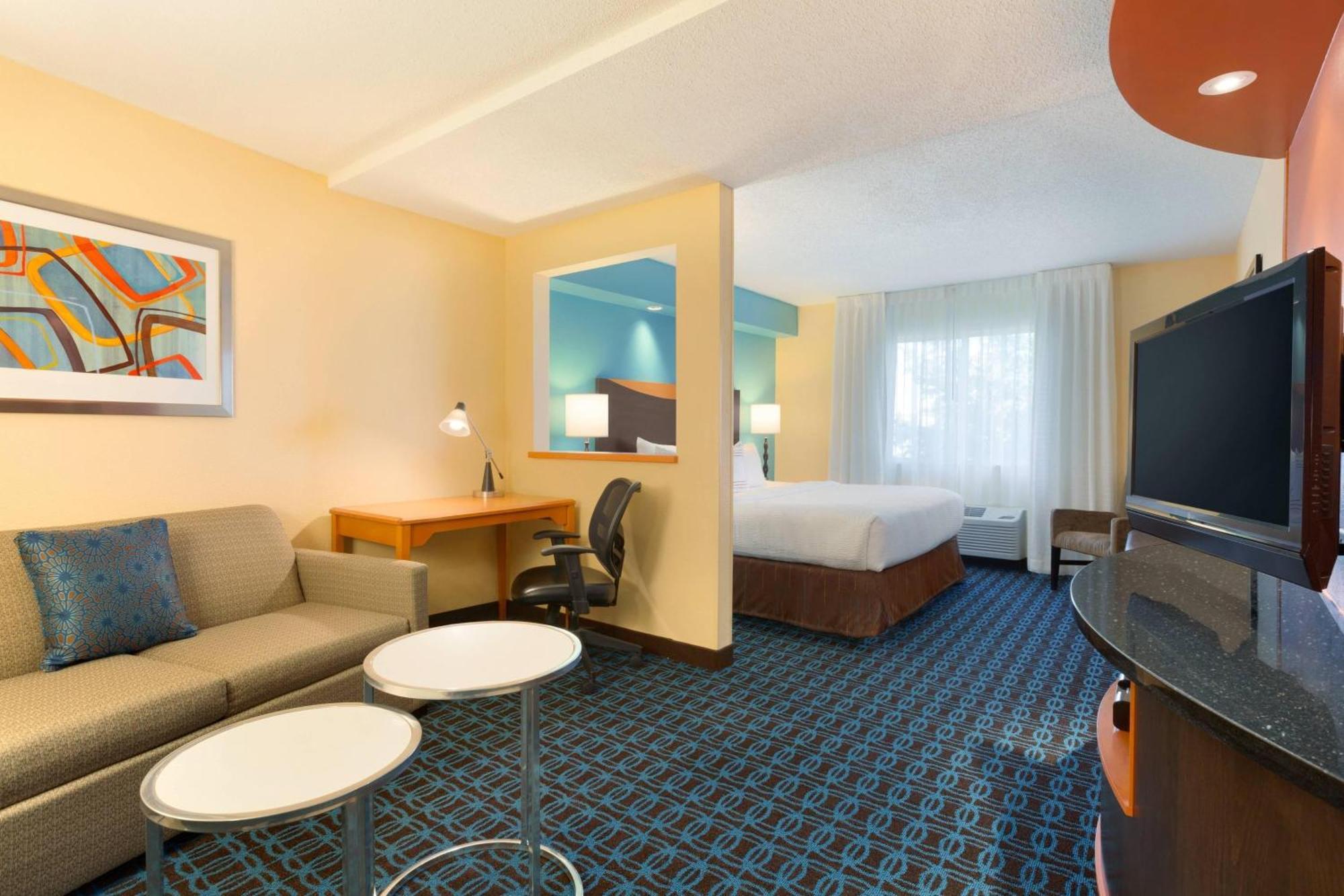 Fairfield Inn & Suites Bismarck North Экстерьер фото