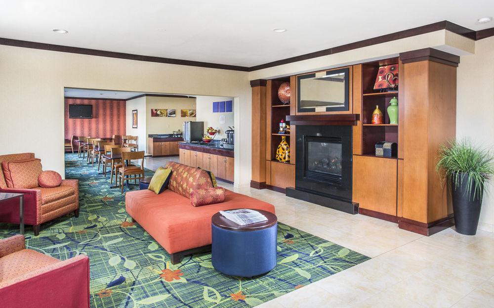 Fairfield Inn & Suites Bismarck North Экстерьер фото