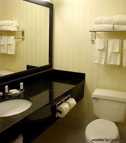 Fairfield Inn & Suites Bismarck North Экстерьер фото